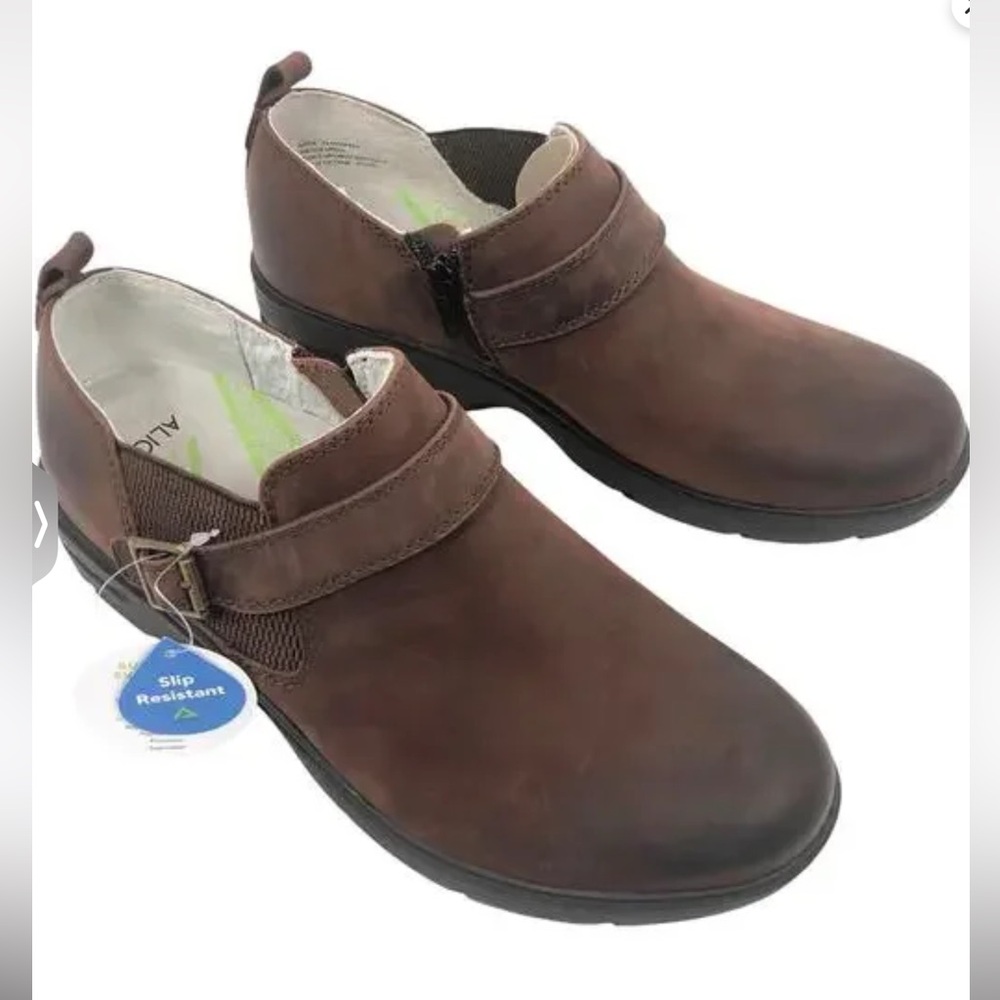 Align Women’s Arya distressed coca brown leather slip on clogs. NWOB
